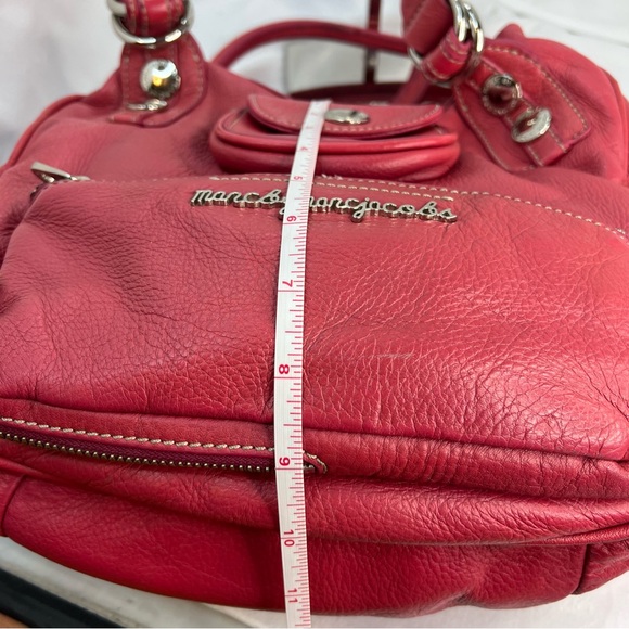 MARC BY MARC JACOBS FUCHSIA LEATHER FRONT POCKET SHOULDER BAG- VINTAGE - Picture 12 of 16